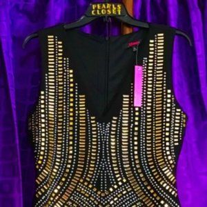 dress cocktail, sleeveless black, gold sequences,